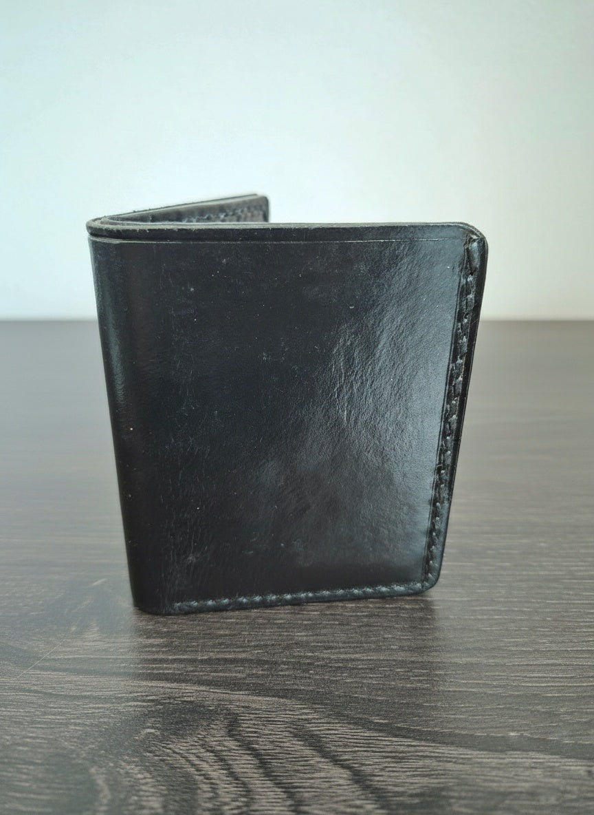 Handcrafted Wallet – Timeless Elegance
