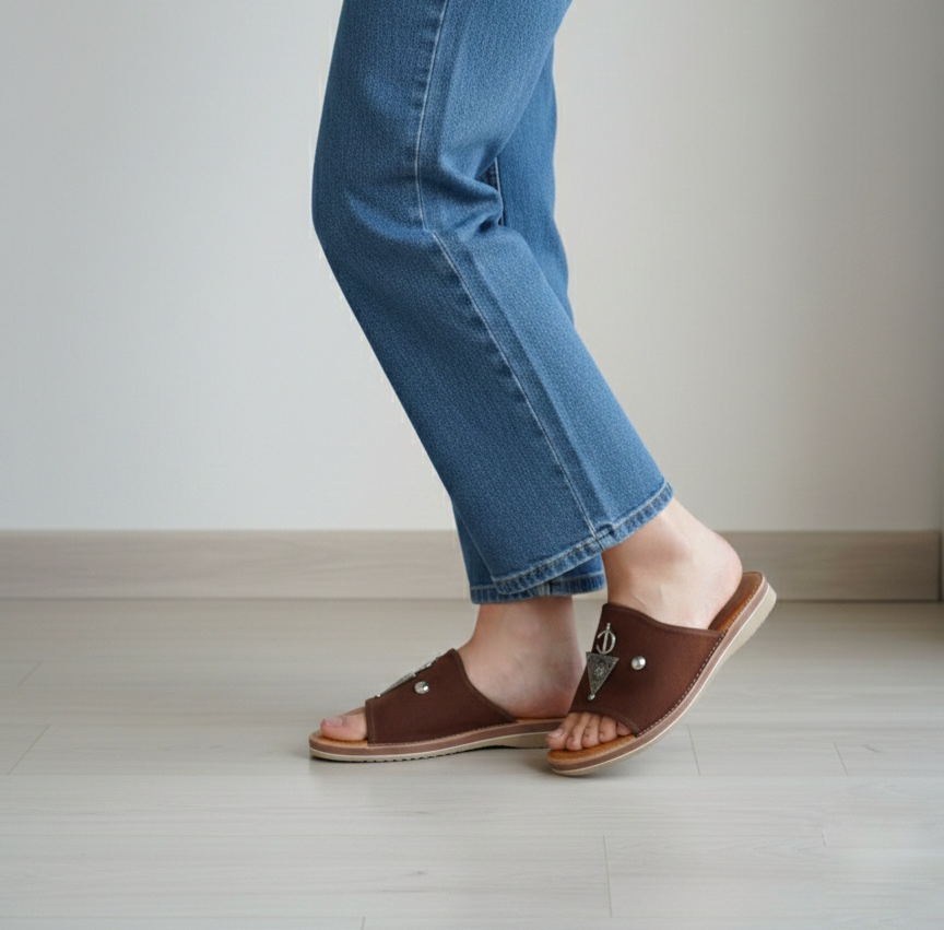 La Gazelle Elegant Slip-On Leather Sandals