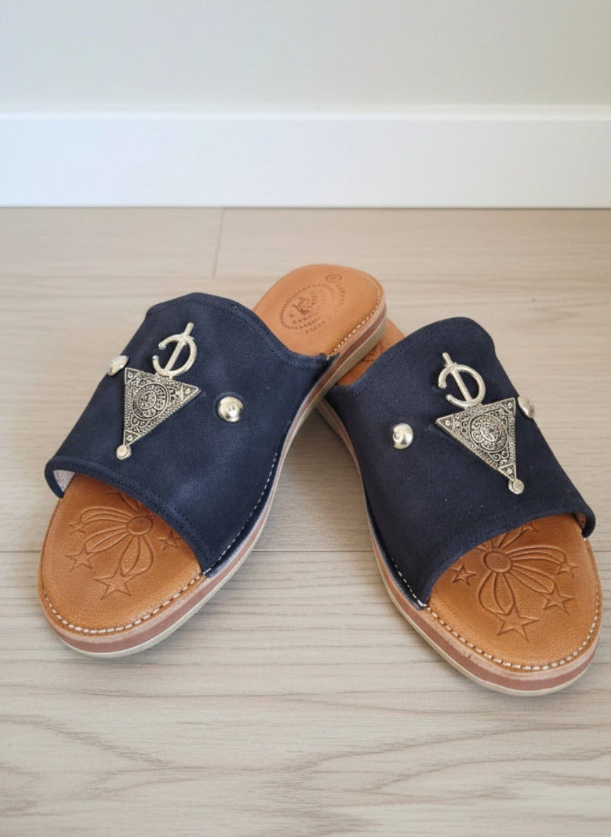 La Gazelle Elegant Slip-On Leather Sandals