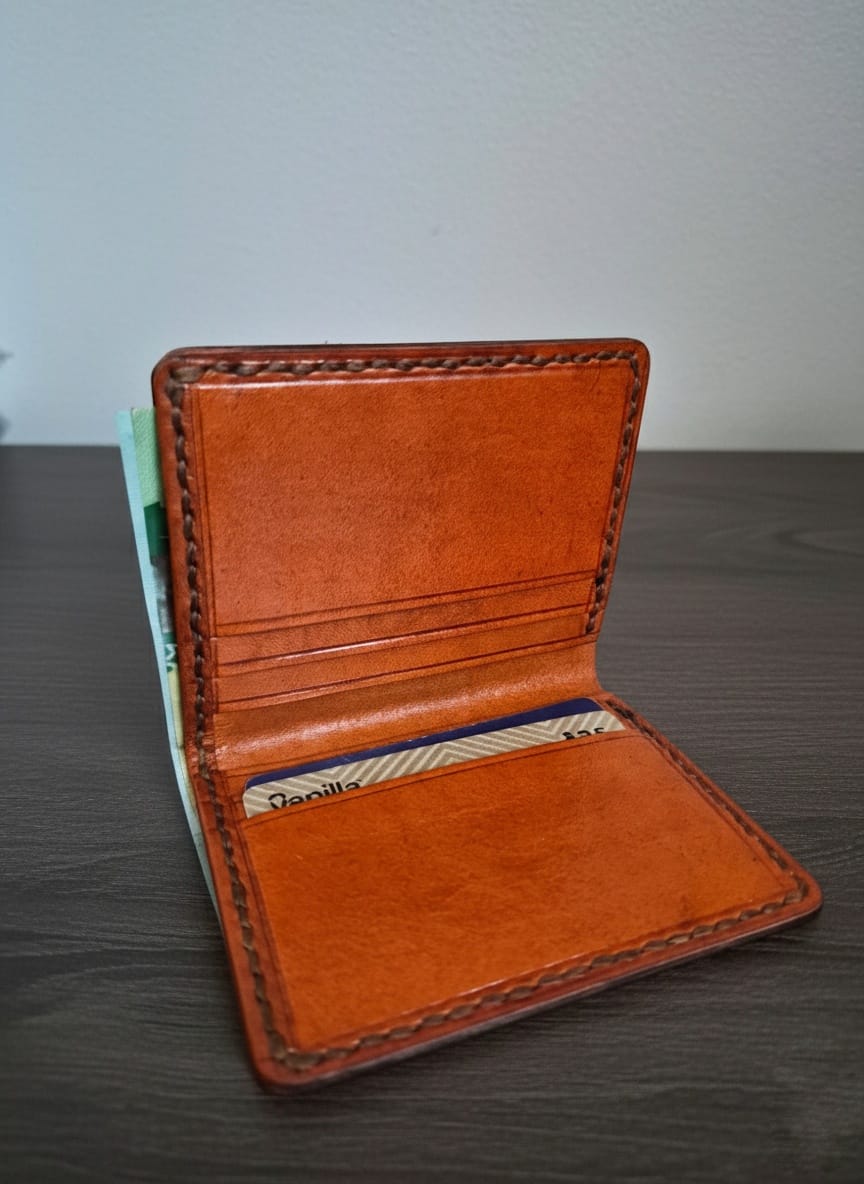 Handcrafted Wallet – Timeless Elegance